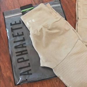 NWT Alphalete Revival Leggings size M
